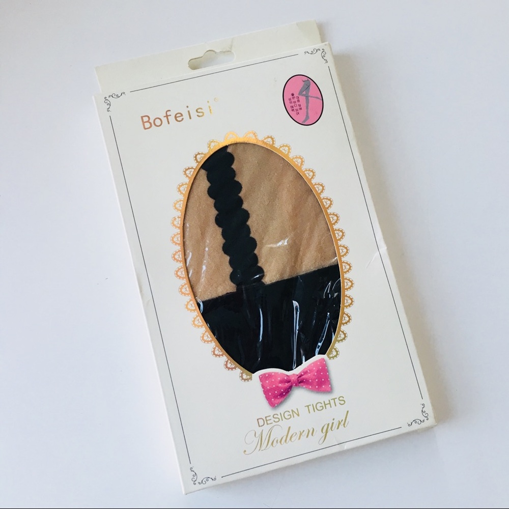 BOW DETAIL HOSIERY NWOT